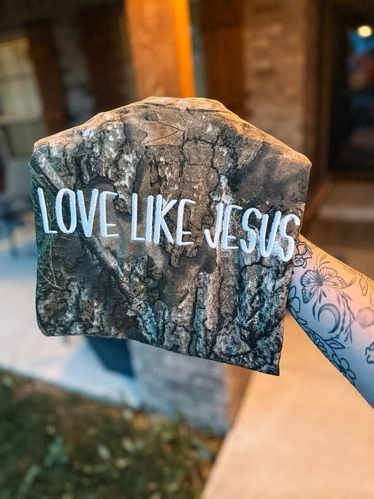 love like Jesus camo tee