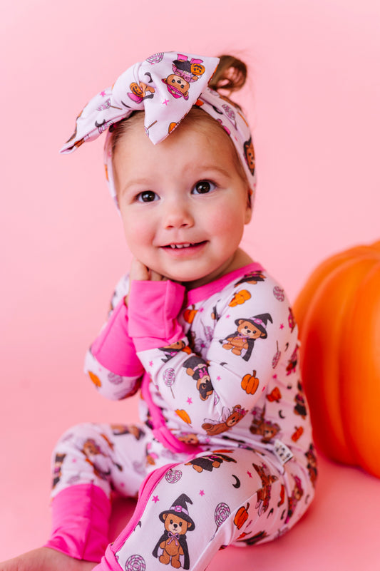 Hocus Pocus Honey Bear Top Knot Bow (EST SHIP TIME 1-2 WEEK)