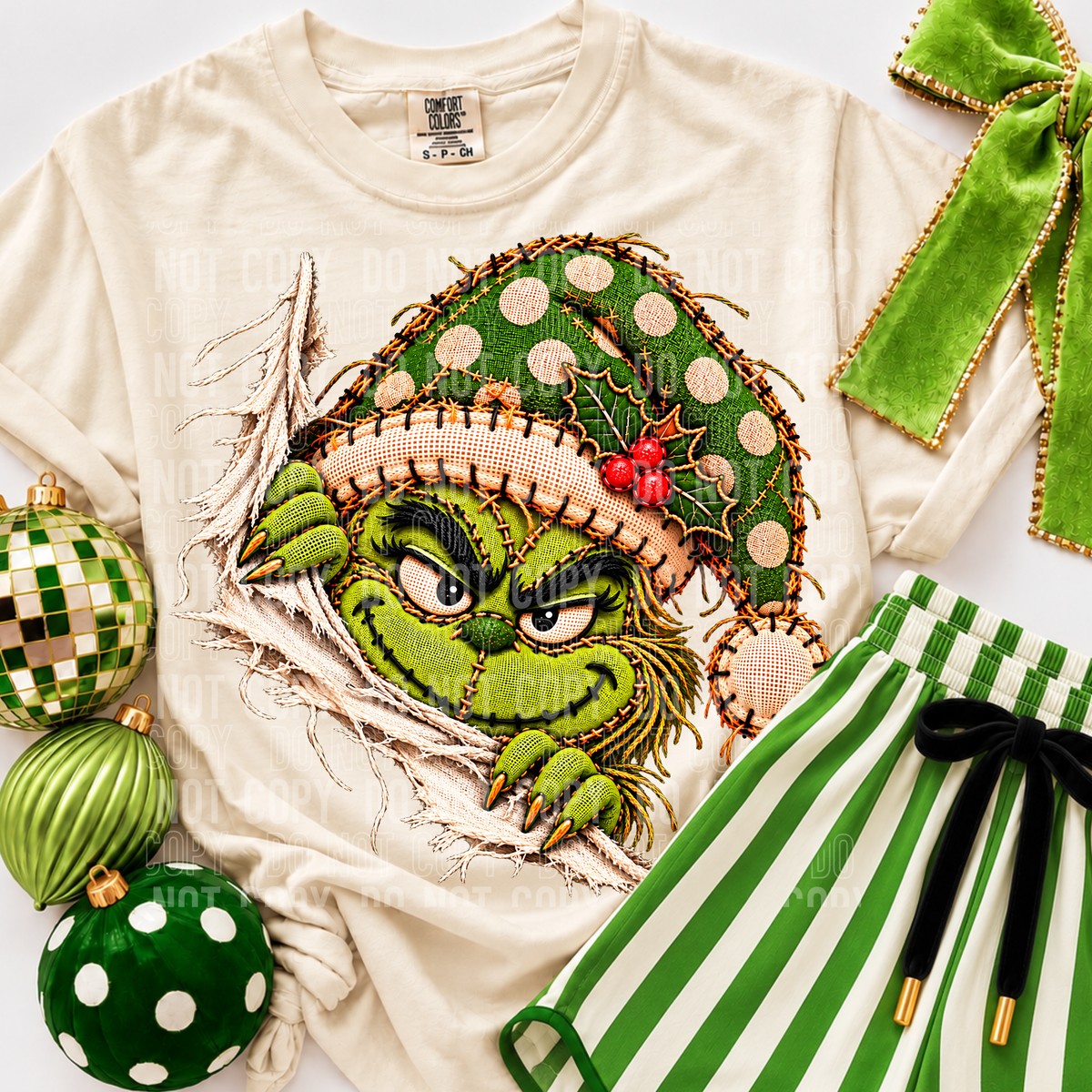 Peeping Grinch