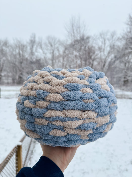 Mystery dual color pouf